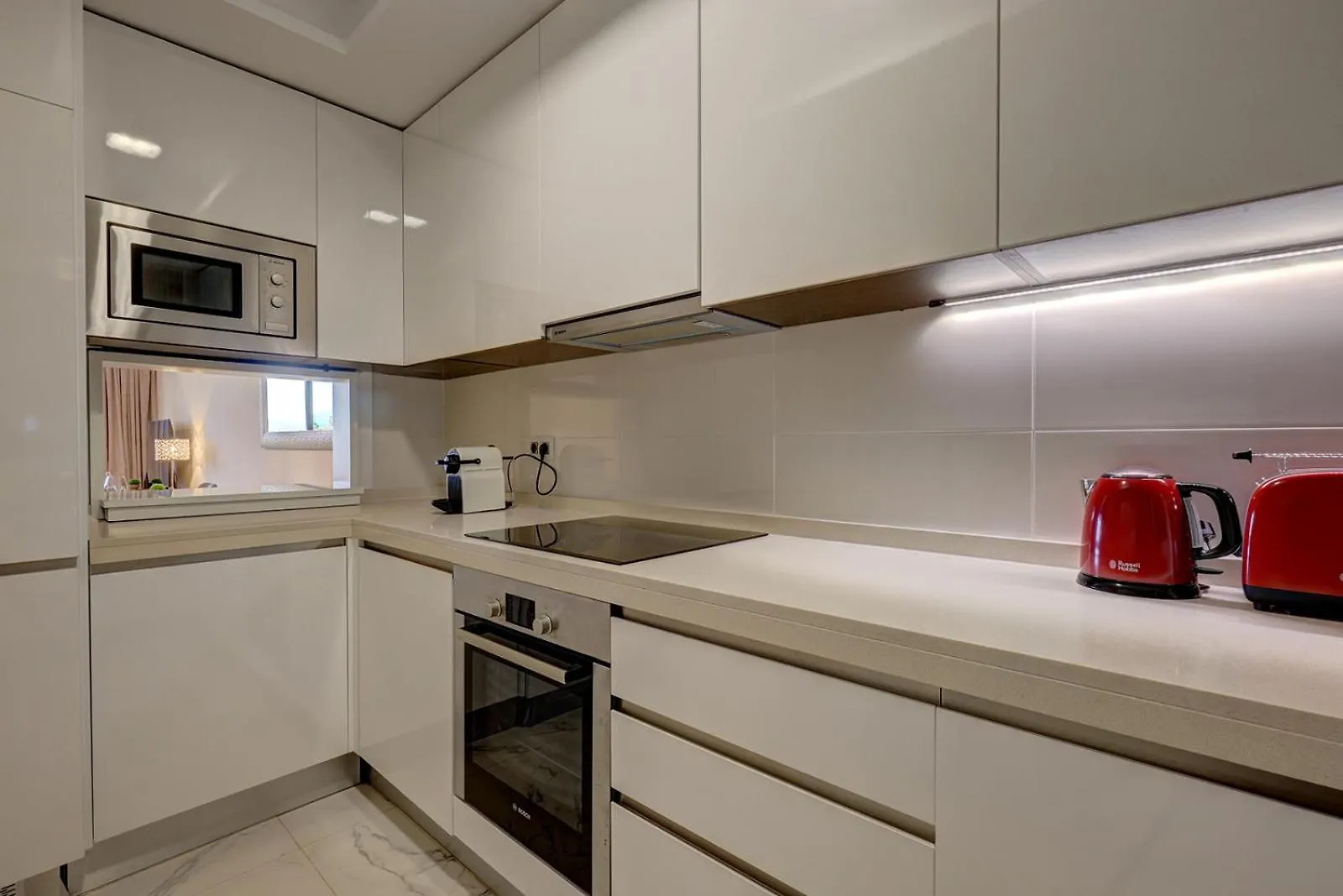 Amazing Frontline Beach Apartment With Sea And Mountain Views Bahia de Casares
