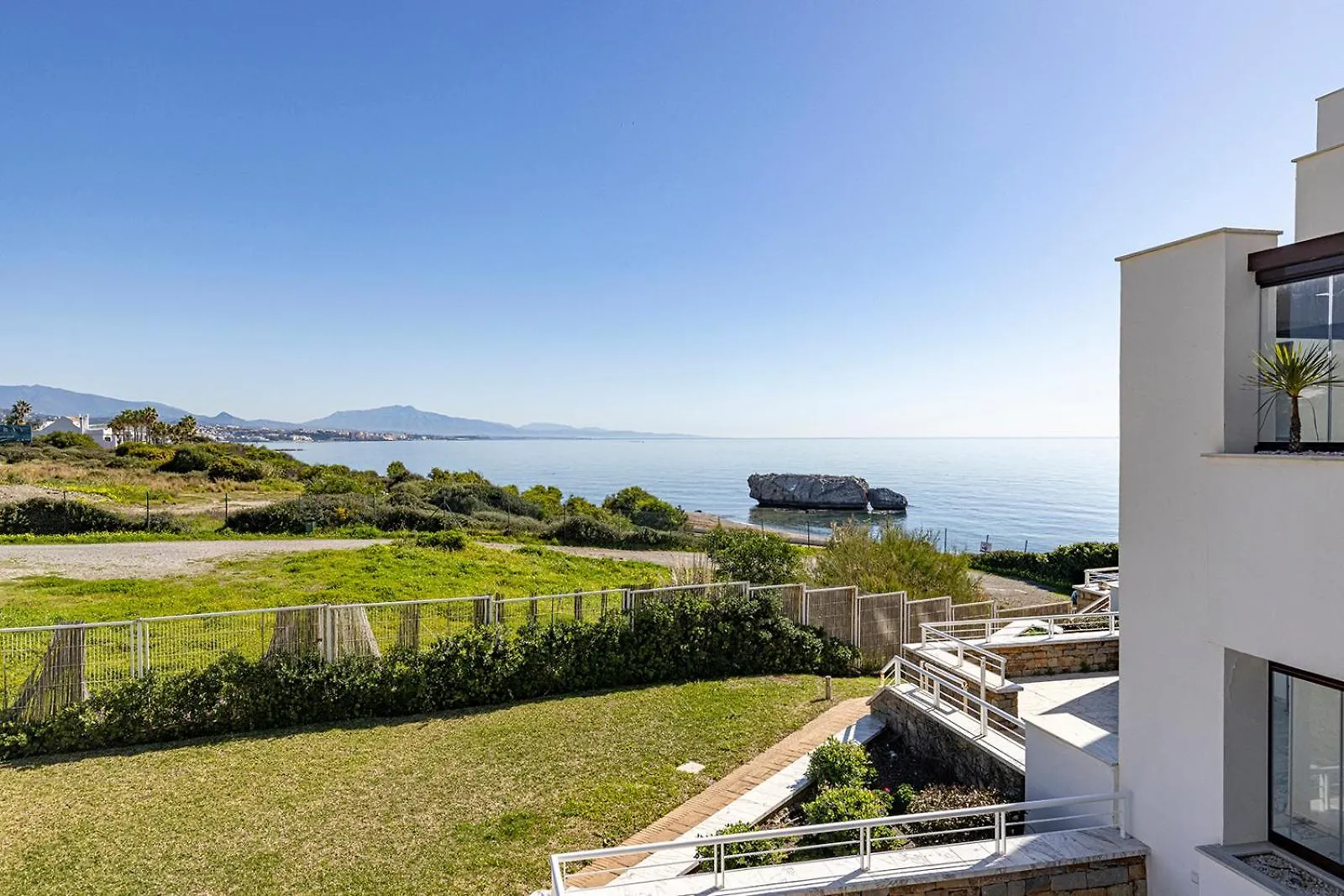Amazing Frontline Beach Apartment With Sea And Mountain Views Bahia de Casares