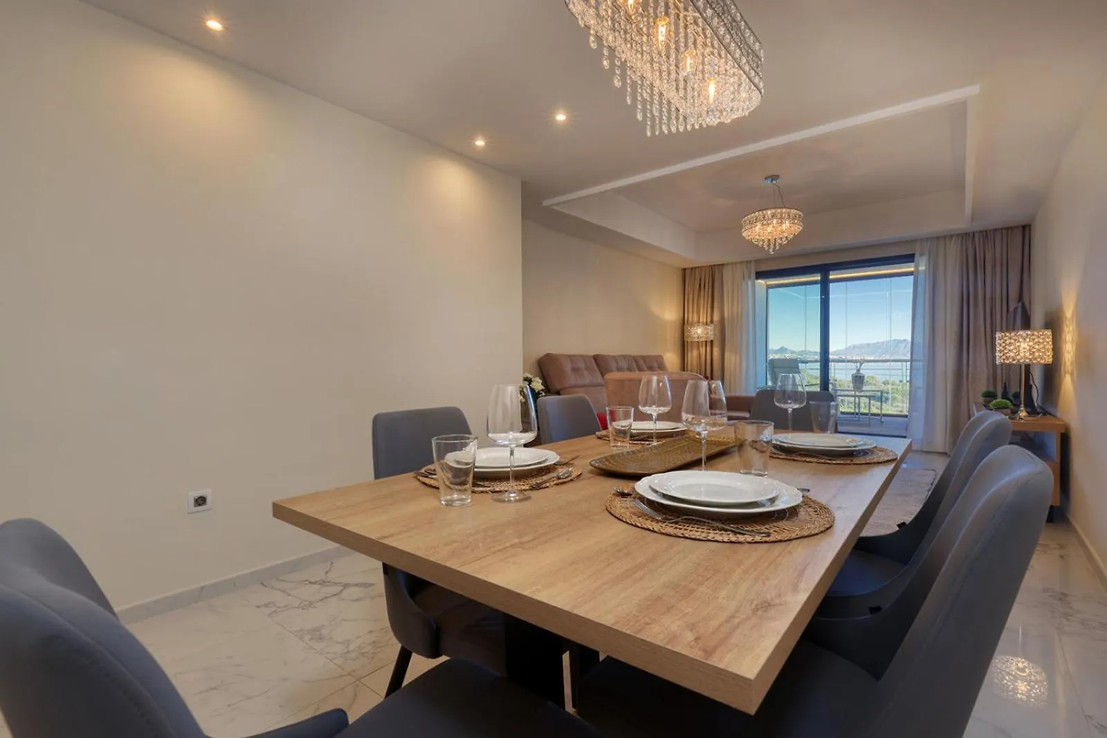 Amazing Frontline Beach Apartment With Sea And Mountain Views Bahia de Casares